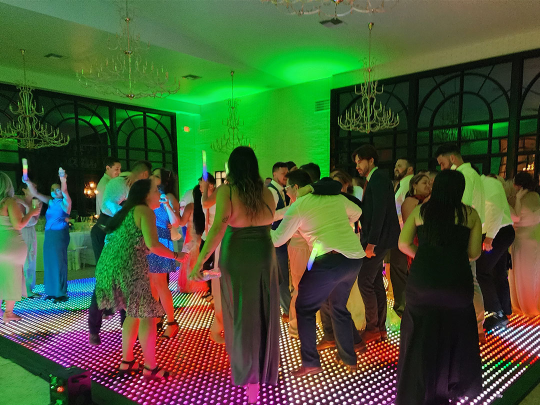 Black Tie Entertainment at Glass on Enchanted Acres