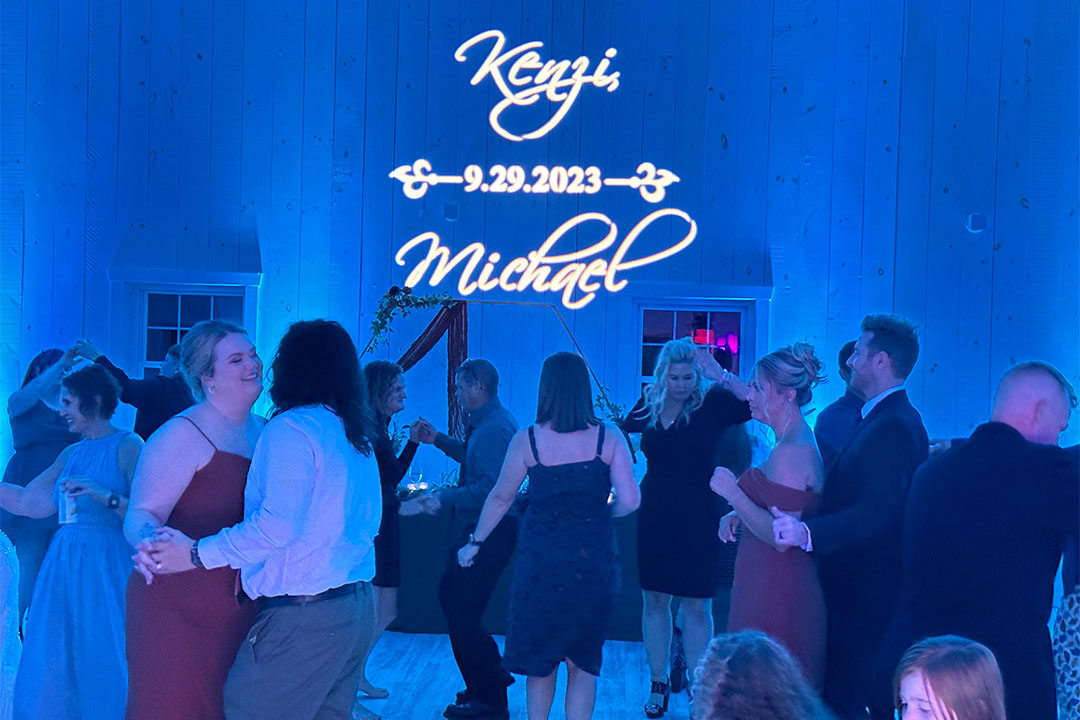 Black Tie Entertainment at the White Rose Barn