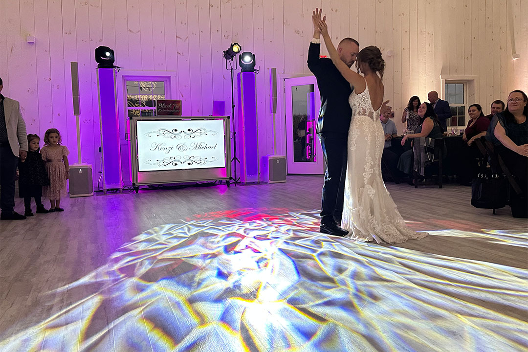 Black Tie Entertainment at the White Rose Barn