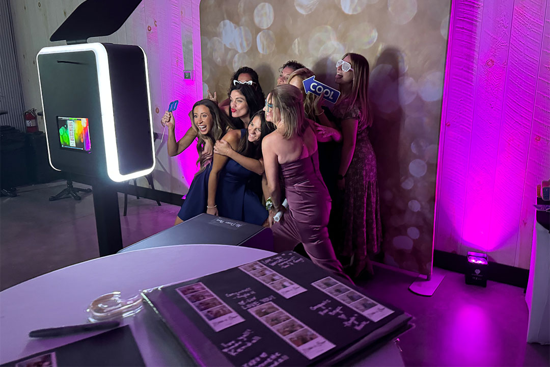 Black Tie Entertainment at the White Rose Barn