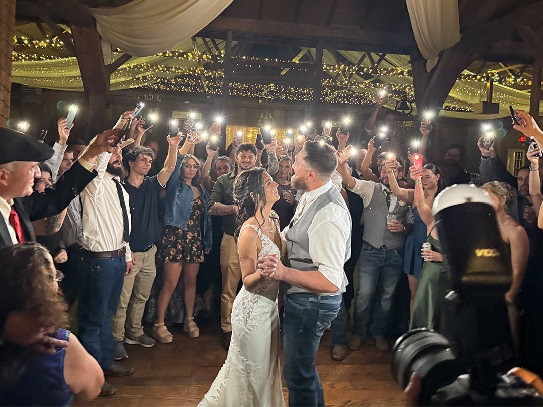 Black Tie Entertainment at Brookside Farm