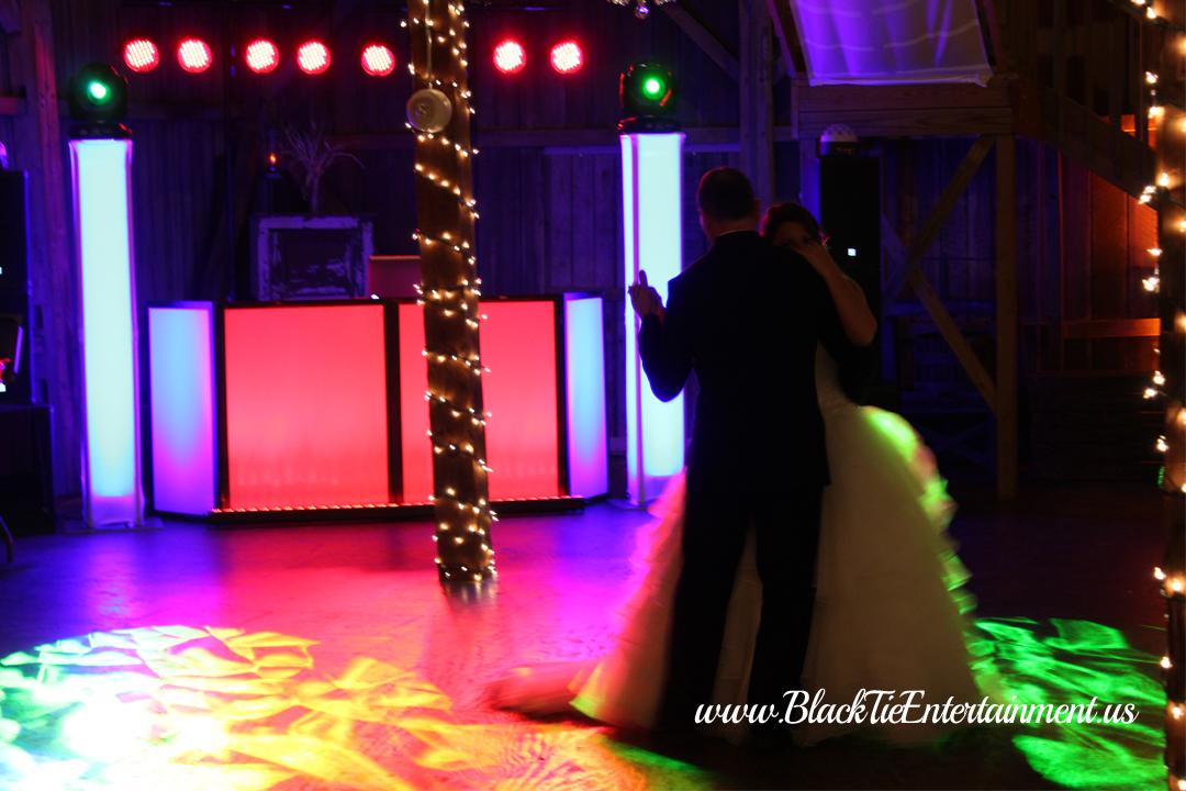 Black Tie Entertainment at Brookside Farm