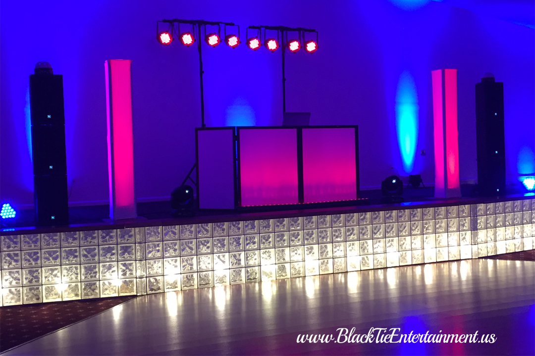 Black Tie Entertainment at Michaud's of Strongsville Ohio