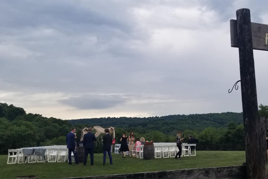 Black Tie Entertainment at Rivercreat Farm