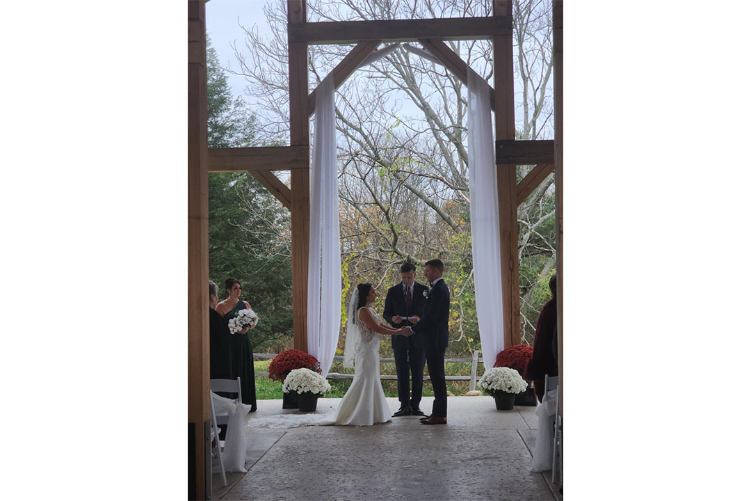 Black Tie Entertainment at The Barn at Walnut Drive