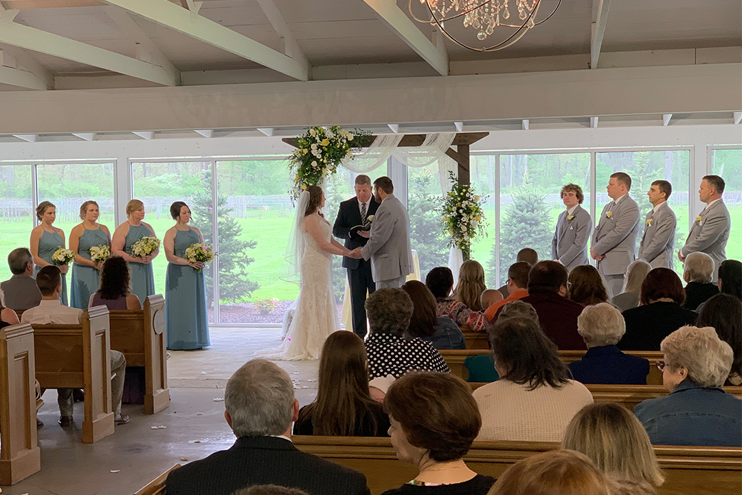 Black Tie Entertainment at Waters Edge