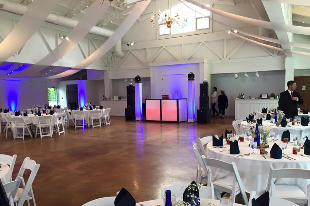 Black Tie Entertainment at Waters Edge